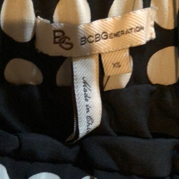 BCBGeneration polka dot pleated skirt - Picture 3 of 4